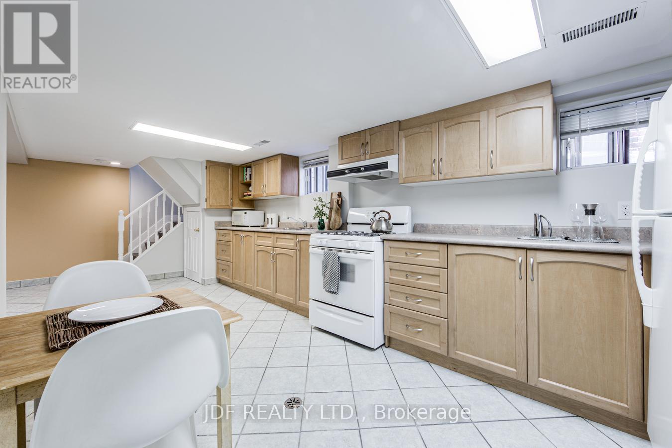 313 VAUGHAN ROAD - 28