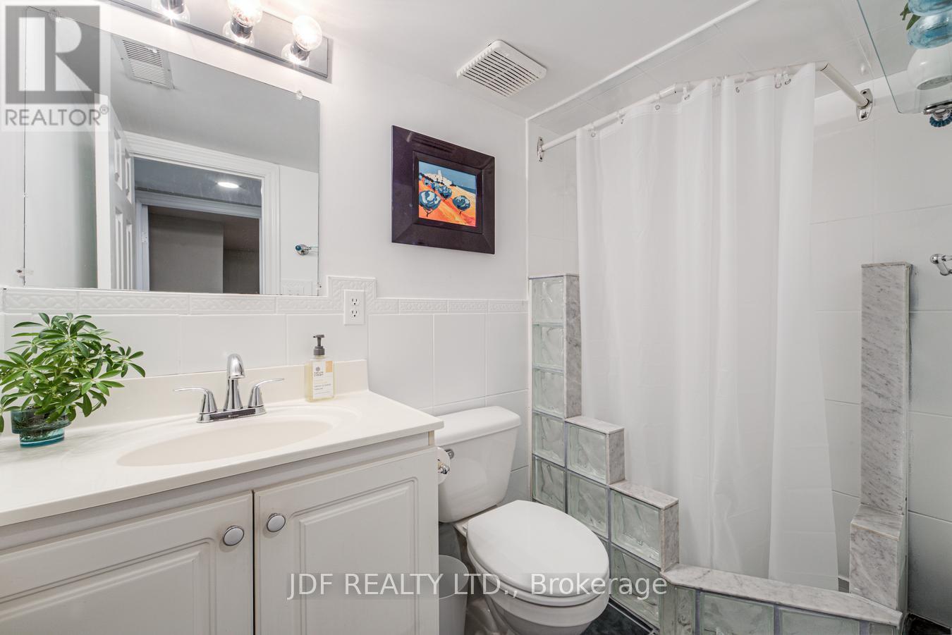 313 VAUGHAN ROAD - 30