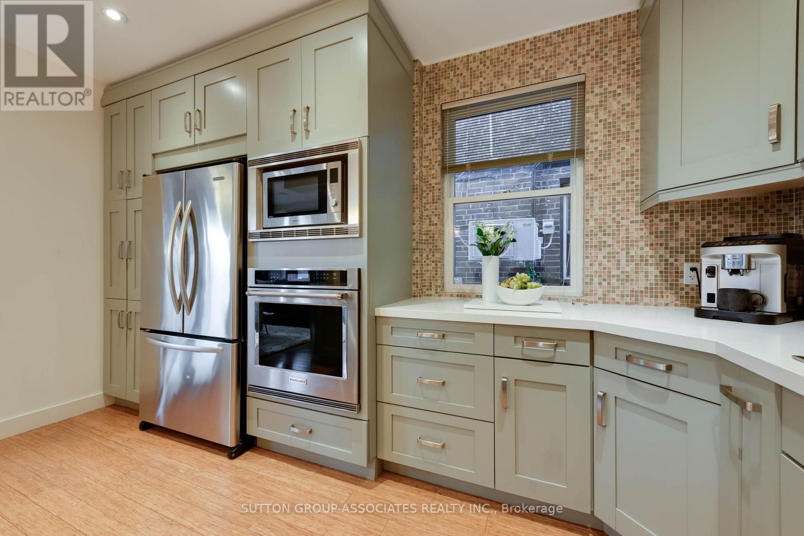 136 ARLINGTON AVENUE - 16