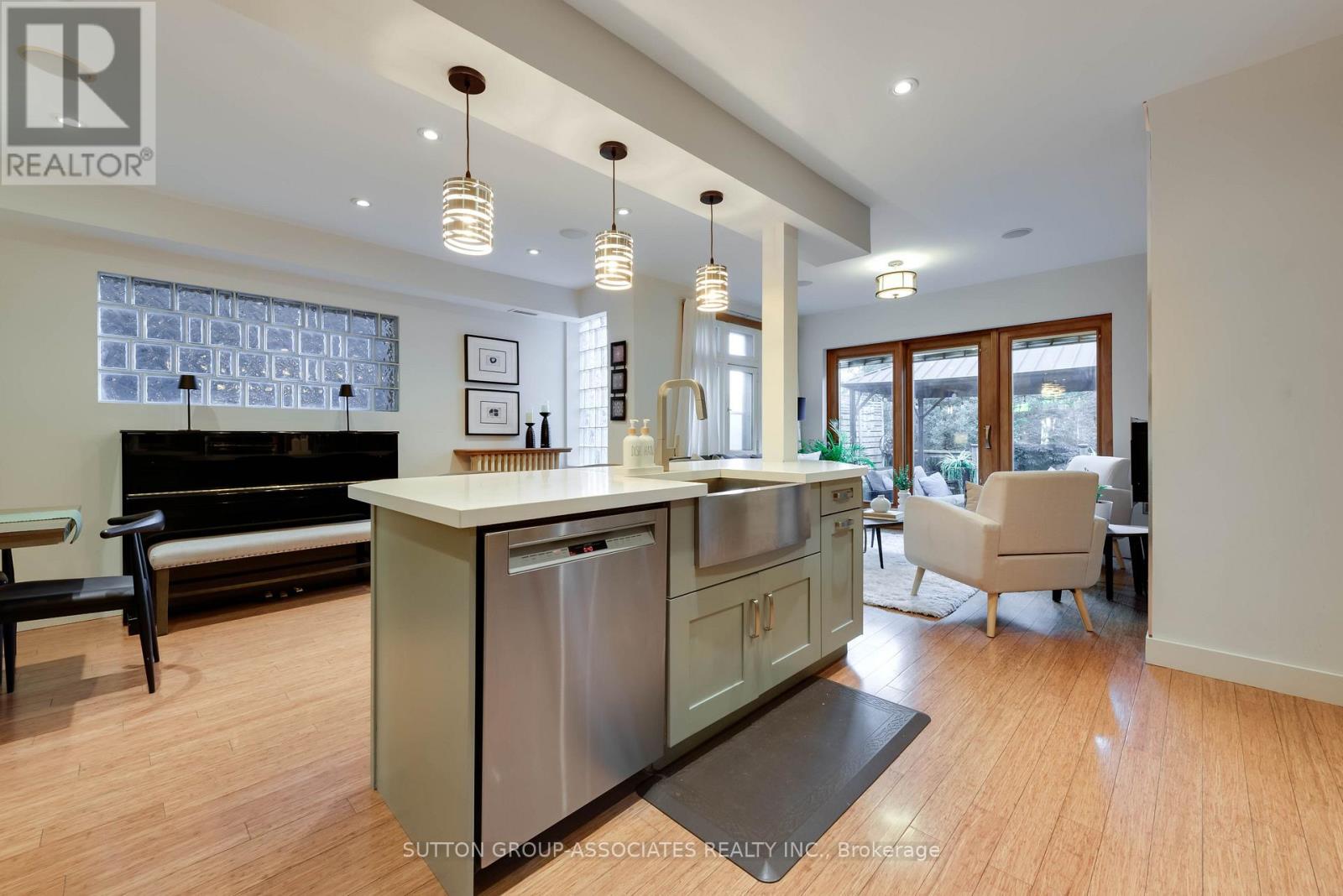 136 ARLINGTON AVENUE - 17