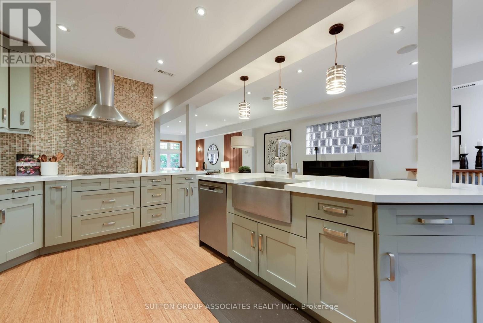 136 ARLINGTON AVENUE - Image 18