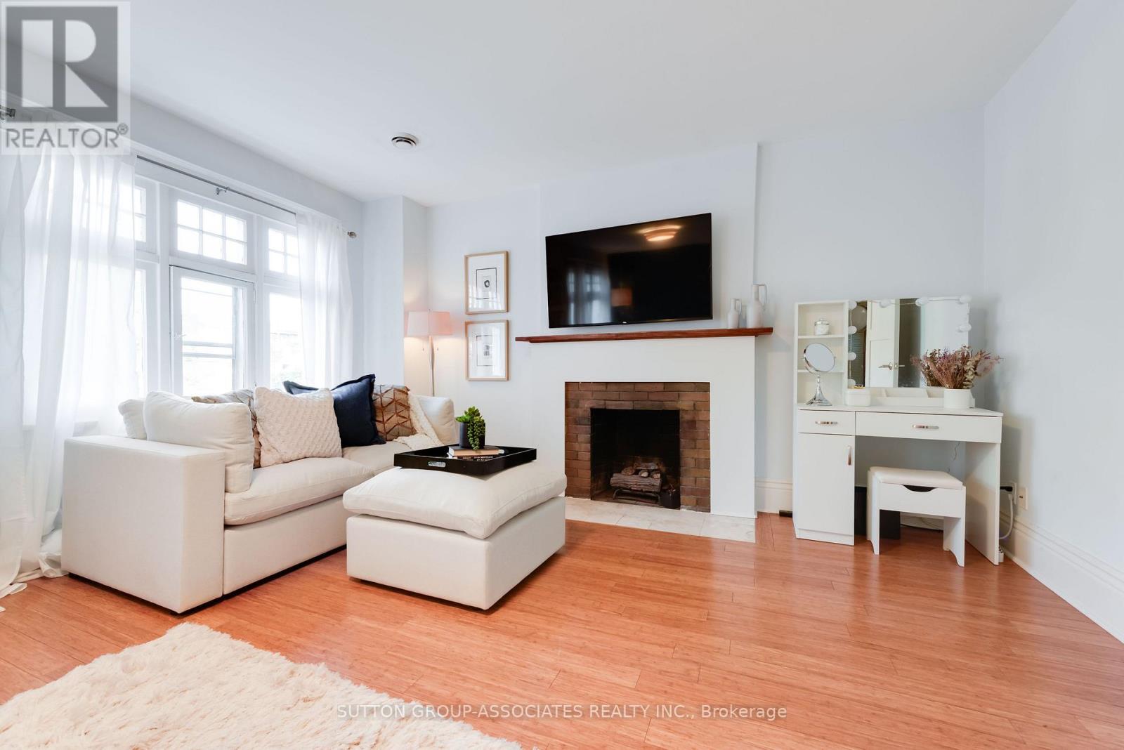 136 ARLINGTON AVENUE - 24