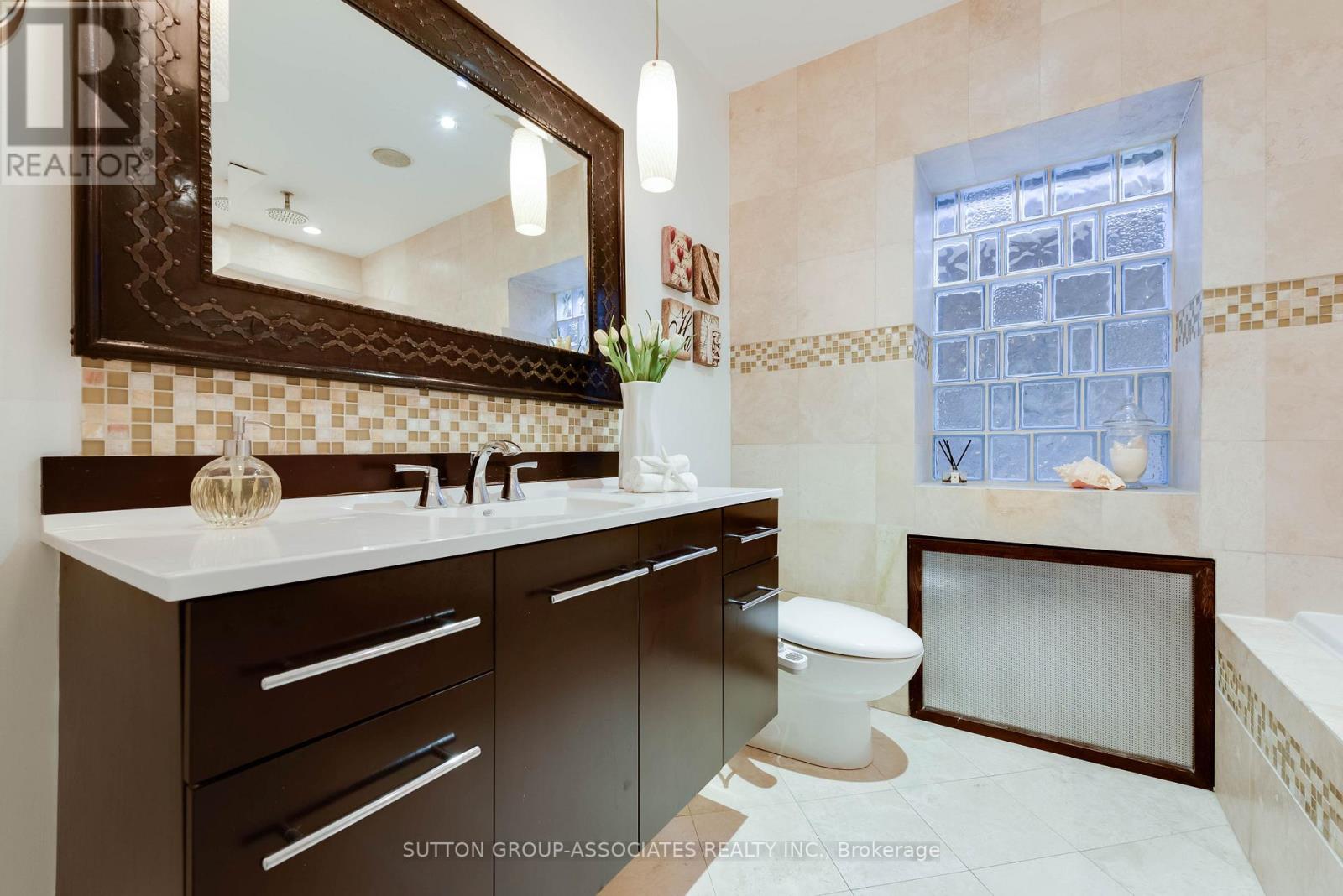 136 ARLINGTON AVENUE - Image 25