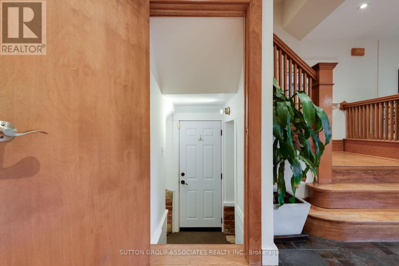 136 ARLINGTON AVENUE - 33