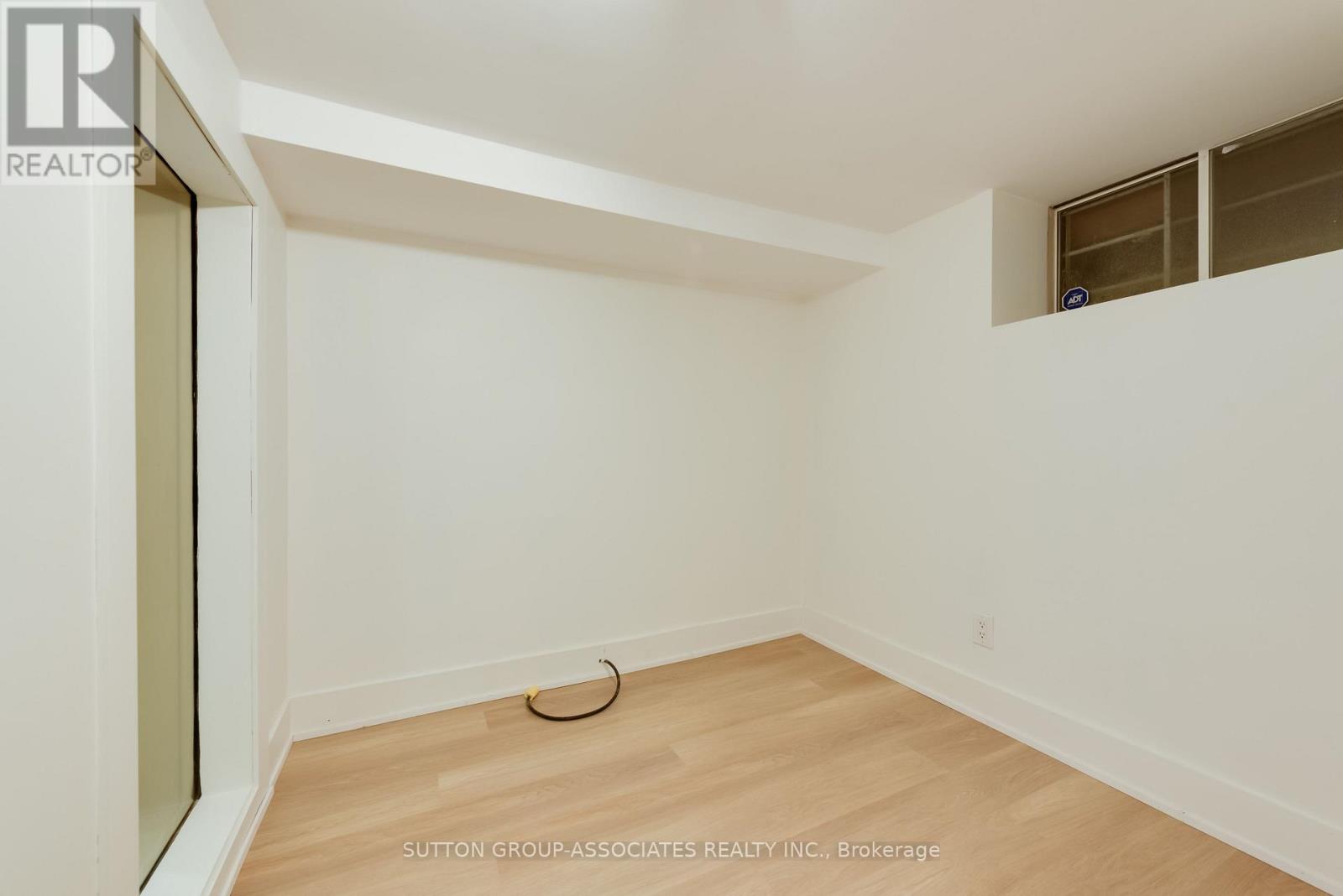 136 ARLINGTON AVENUE - 38