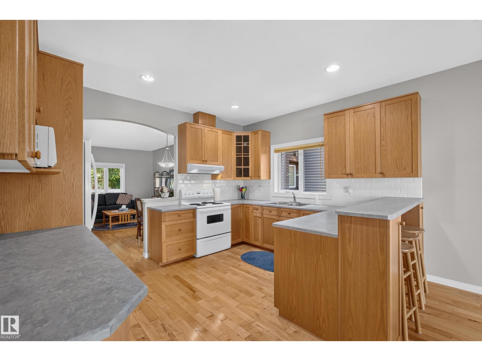 10356 147 ST NW - 10