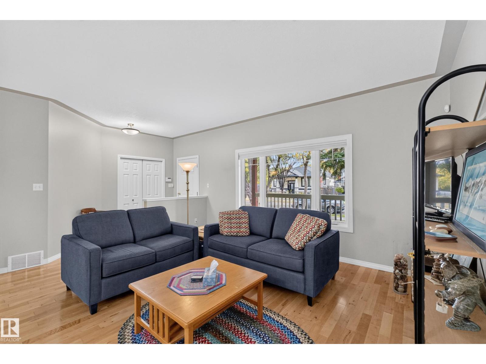 10356 147 ST NW - 6