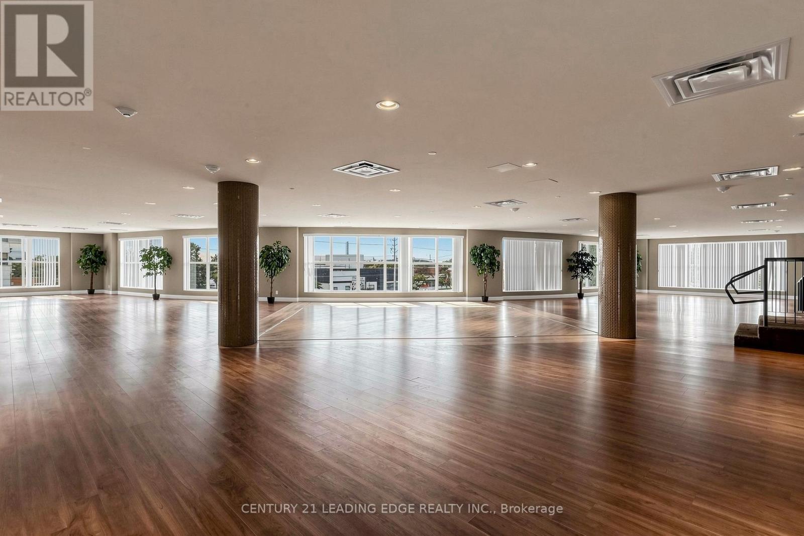2150 Lawrence Avenue East — photo 41