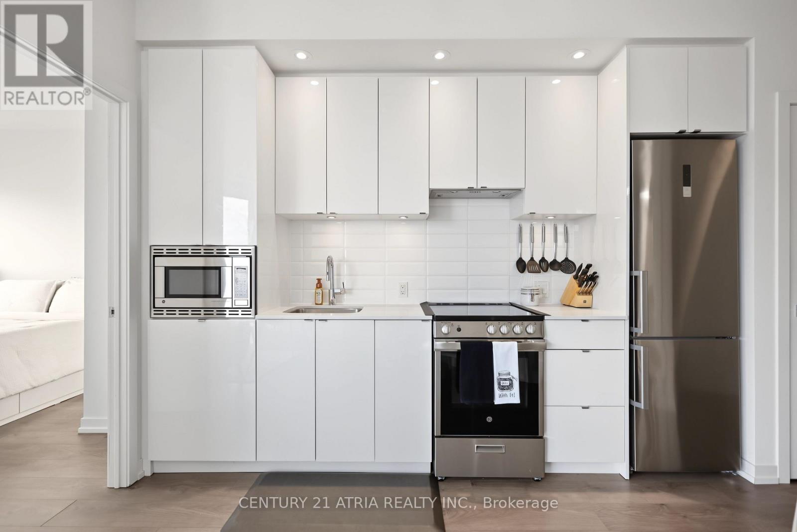 #2607 49 EAST LIBERTY STREET - Image 5