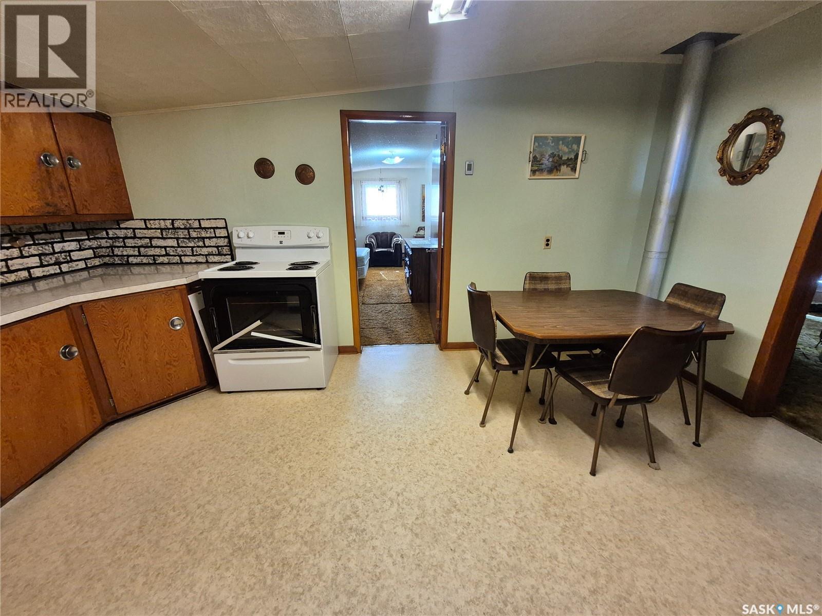 130 Forsyth STREET, Radville — photo 15