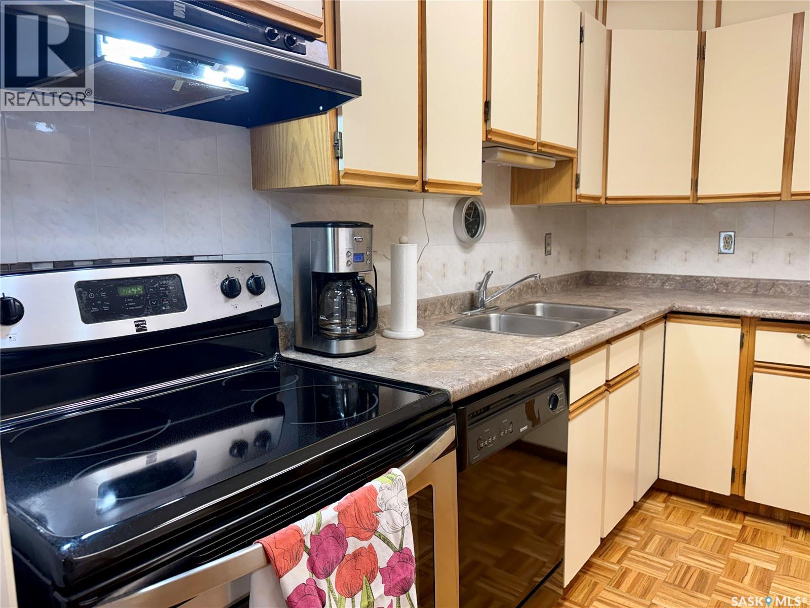 #305 525 5th AVENUE N - 6