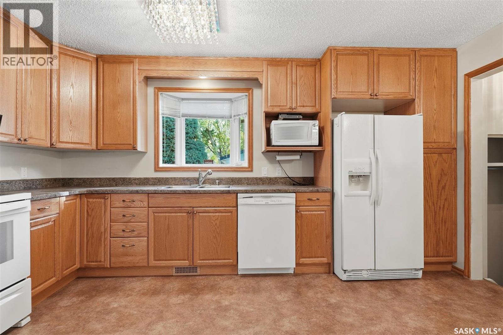 253 Laurentian DRIVE - 13