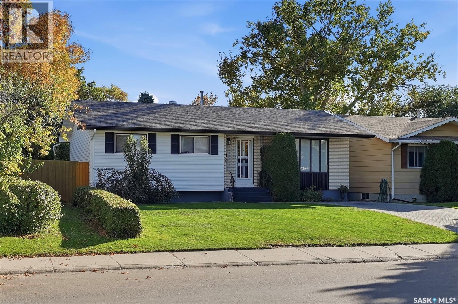 253 Laurentian DRIVE, Saskatoon — photo 2