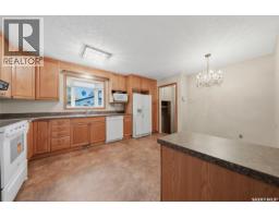 Family room - 253 Laurentian Drive, Saskatoon, SK S7H4R8 Photo 8