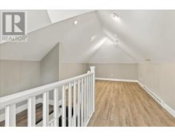 Upper - 17 Eby Street S, Kitchener, ON N2G3K6 Photo 8