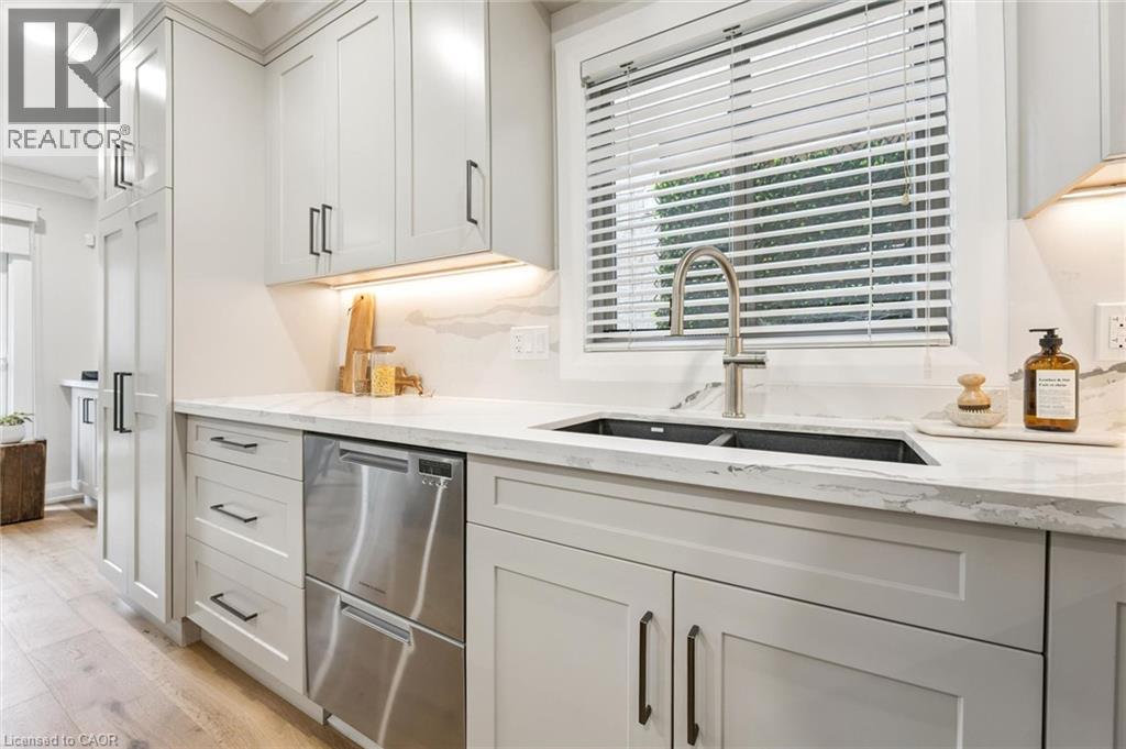 1261 STEPHENSON Drive - Image 14