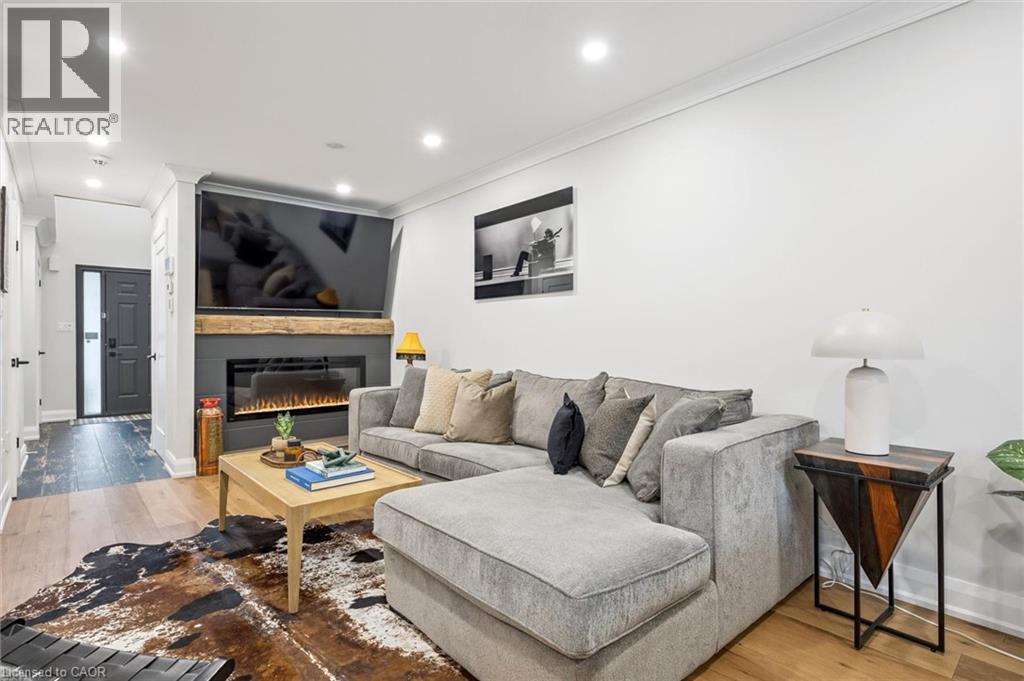 1261 STEPHENSON Drive - Image 7