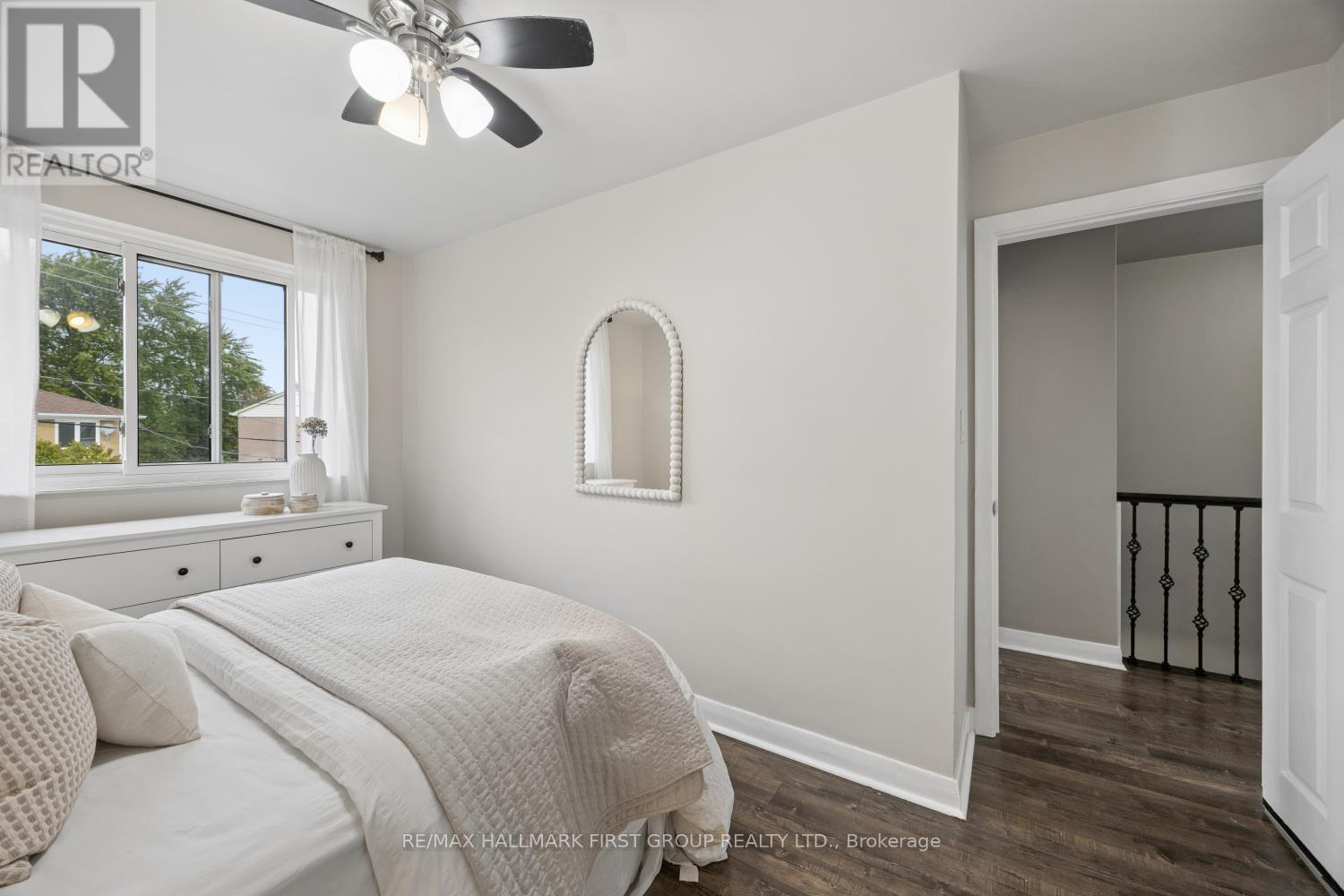 7 ELLENDALE DRIVE - 26