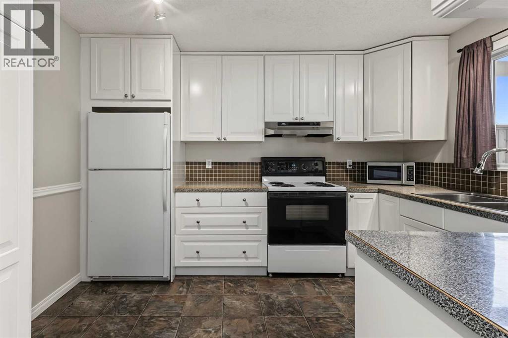 22 Deermeade Bay SE, Calgary, Alberta, T2J5Z6 — thumbnail 11