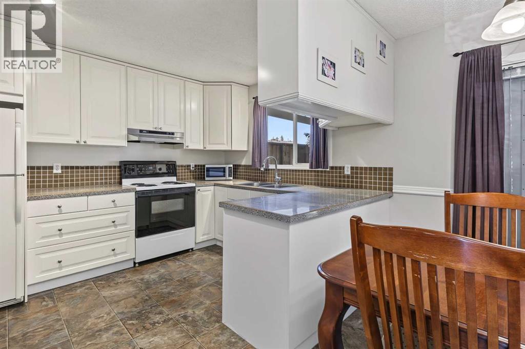 22 Deermeade Bay SE, Calgary, Alberta, T2J5Z6 — thumbnail 12