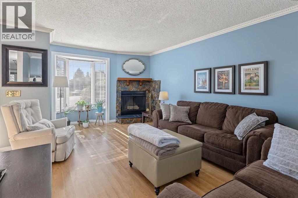 22 Deermeade Bay SE, Calgary, Alberta, T2J5Z6 — thumbnail 4