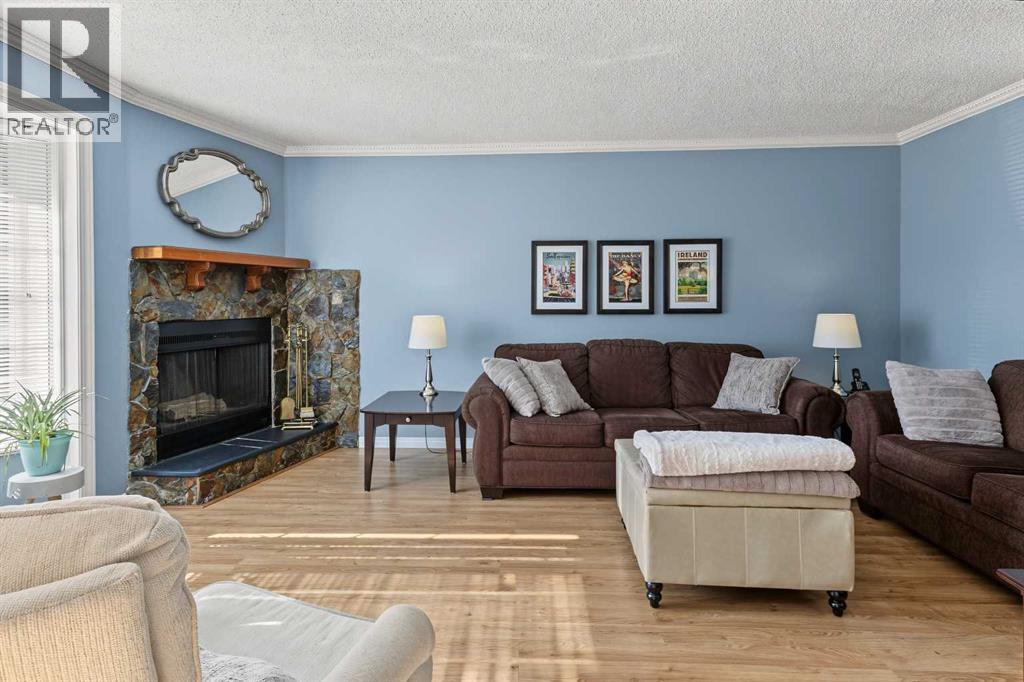 22 Deermeade Bay SE, Calgary, Alberta, T2J5Z6 — thumbnail 5