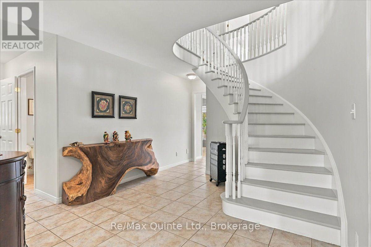 11 HURON LANE - Image 3