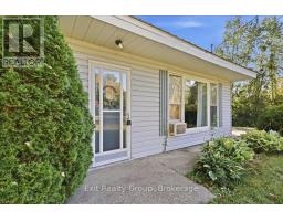 Primary Bedroom - 129 Harcourt Road, Quinte West, ON K8V0M6 Photo 6