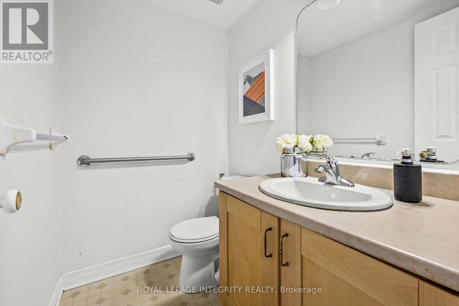 26 ASTORIA CRESCENT - 21