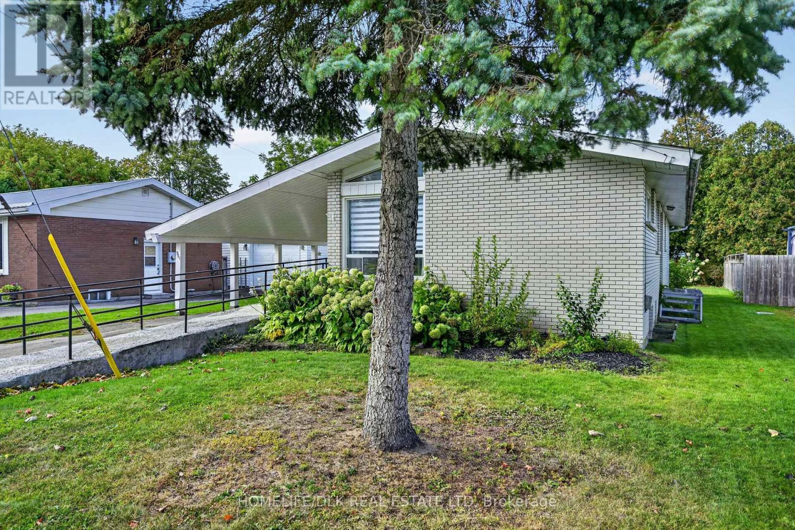 961 MASSIE DRIVE W - Image 4