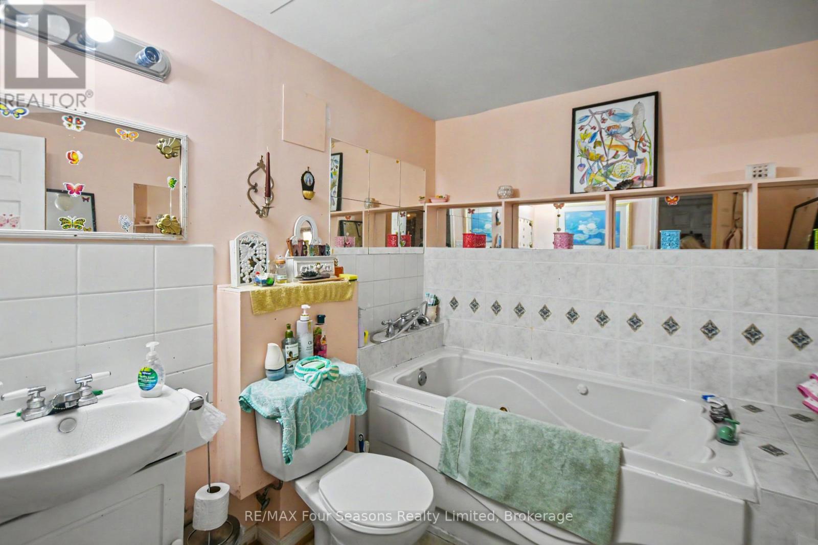267 SPRUCE STREET - Image 22