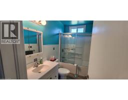 4pc Bathroom - 700 Norfolk County Rd 28, Langton, ON N0E1G0 Photo 10