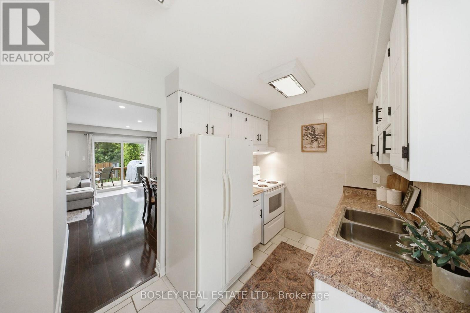 865 GENTRY CRESCENT - 19