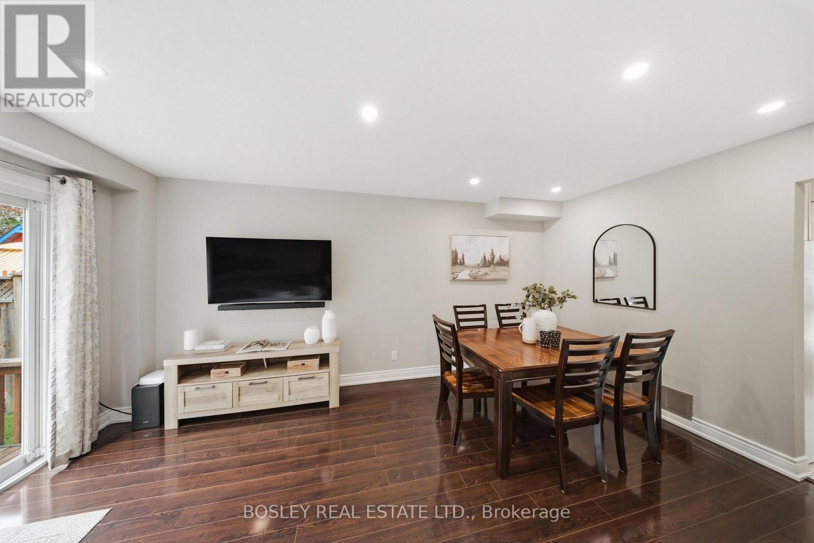 865 GENTRY CRESCENT - 27