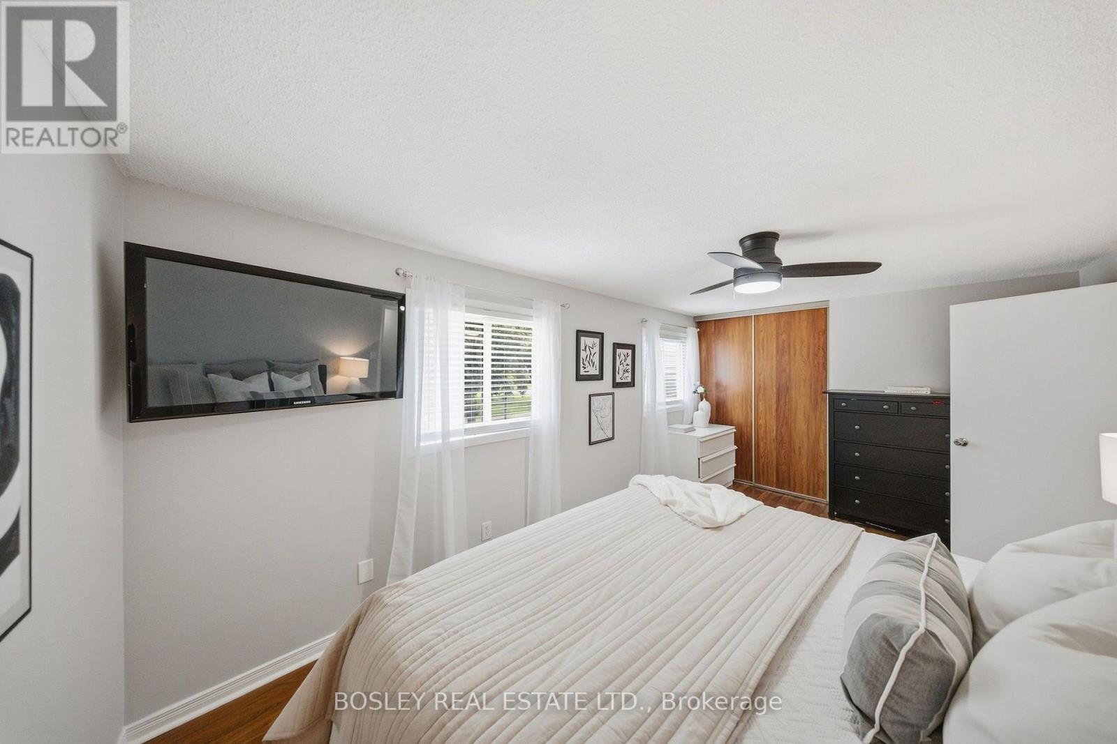 865 GENTRY CRESCENT - 42
