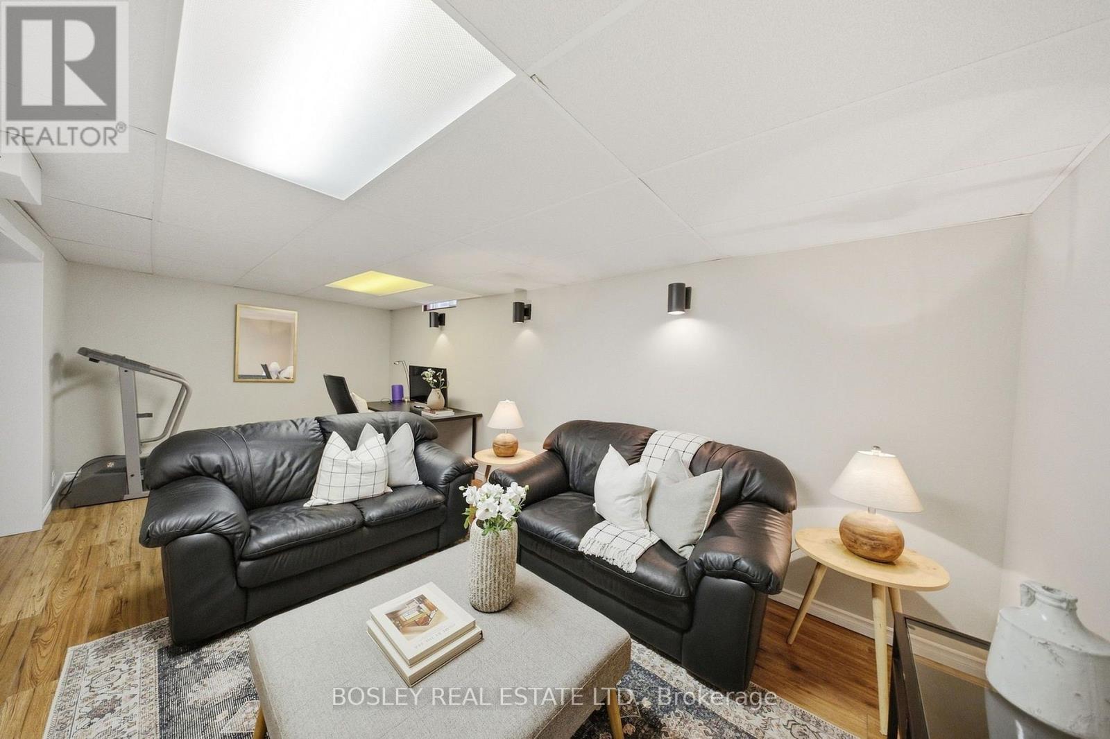 865 GENTRY CRESCENT - 47