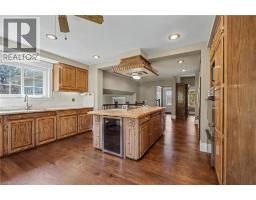Kitchen - 390 Sydenham Road, Dundas, ON L9H5E2 Photo 9