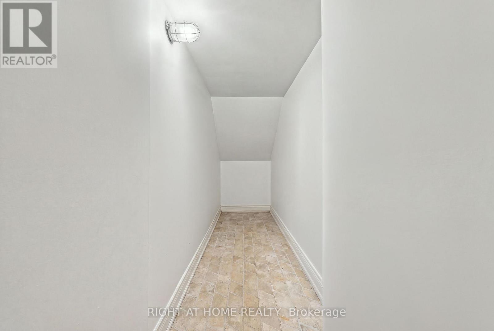 490 Brock Avenue — photo 22