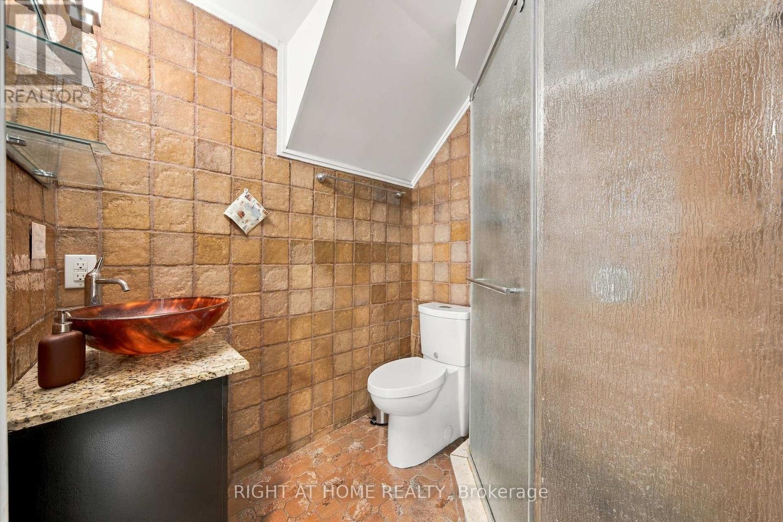 490 Brock Avenue — photo 21
