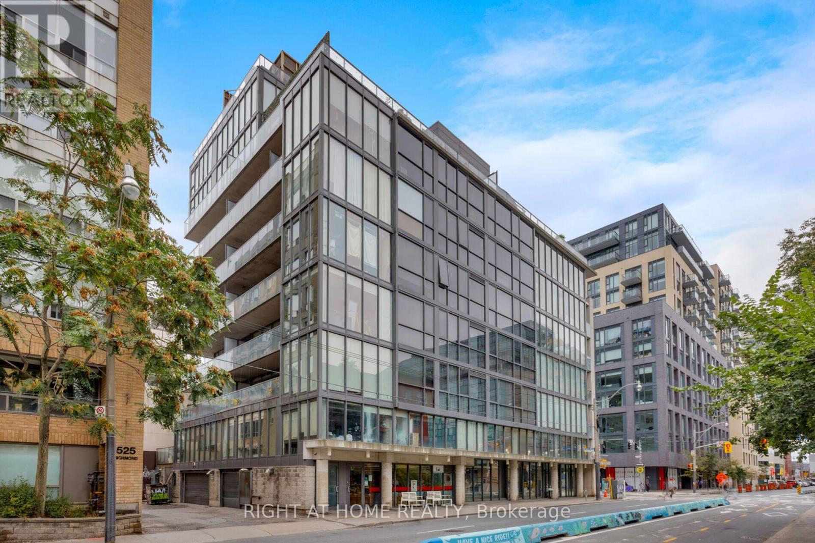 #805 533 RICHMOND STREET W - 26