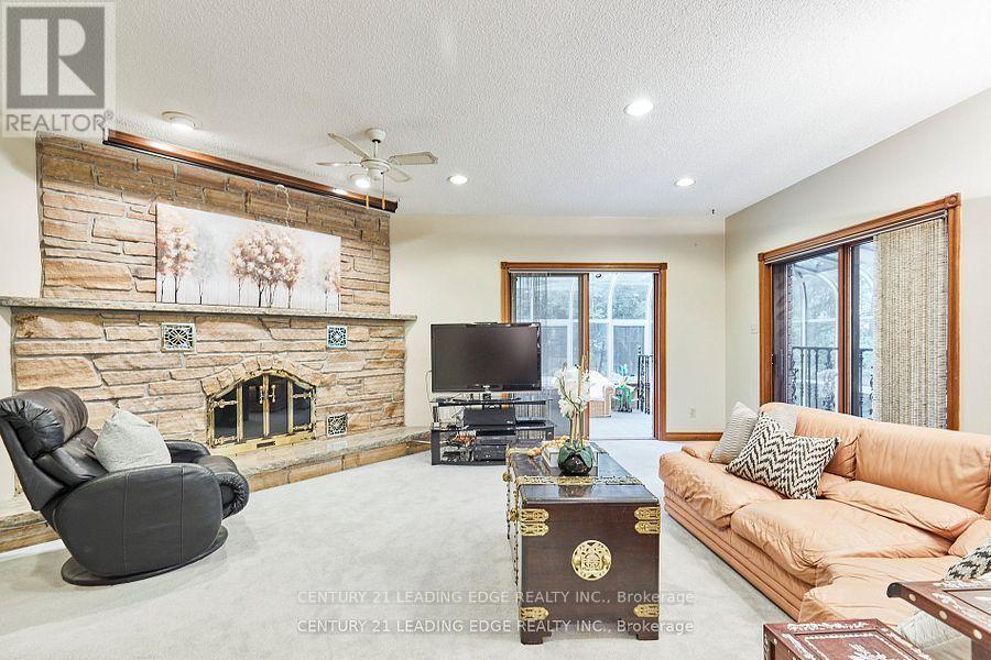 1127 OSHAWA BOULEVARD N - Image 12