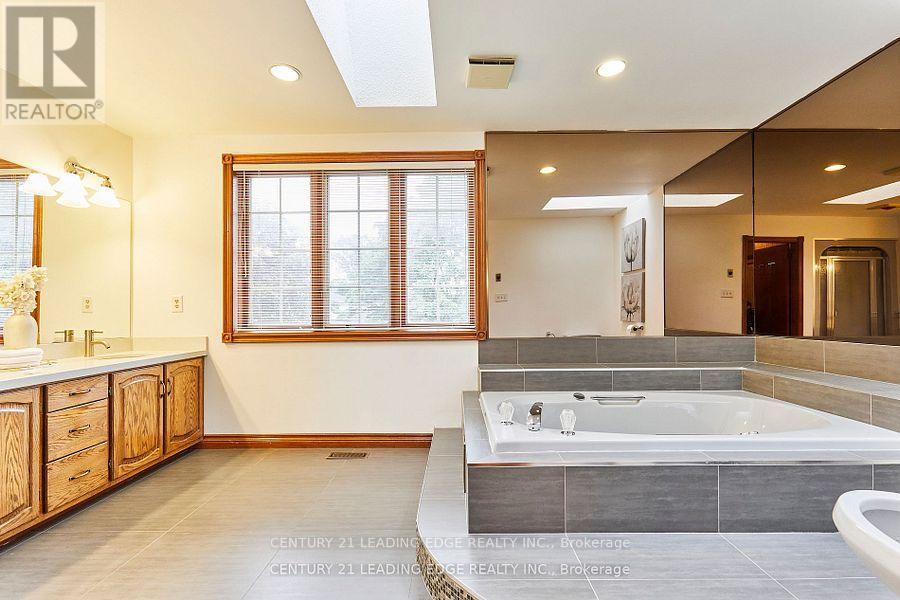1127 OSHAWA BOULEVARD N - 26