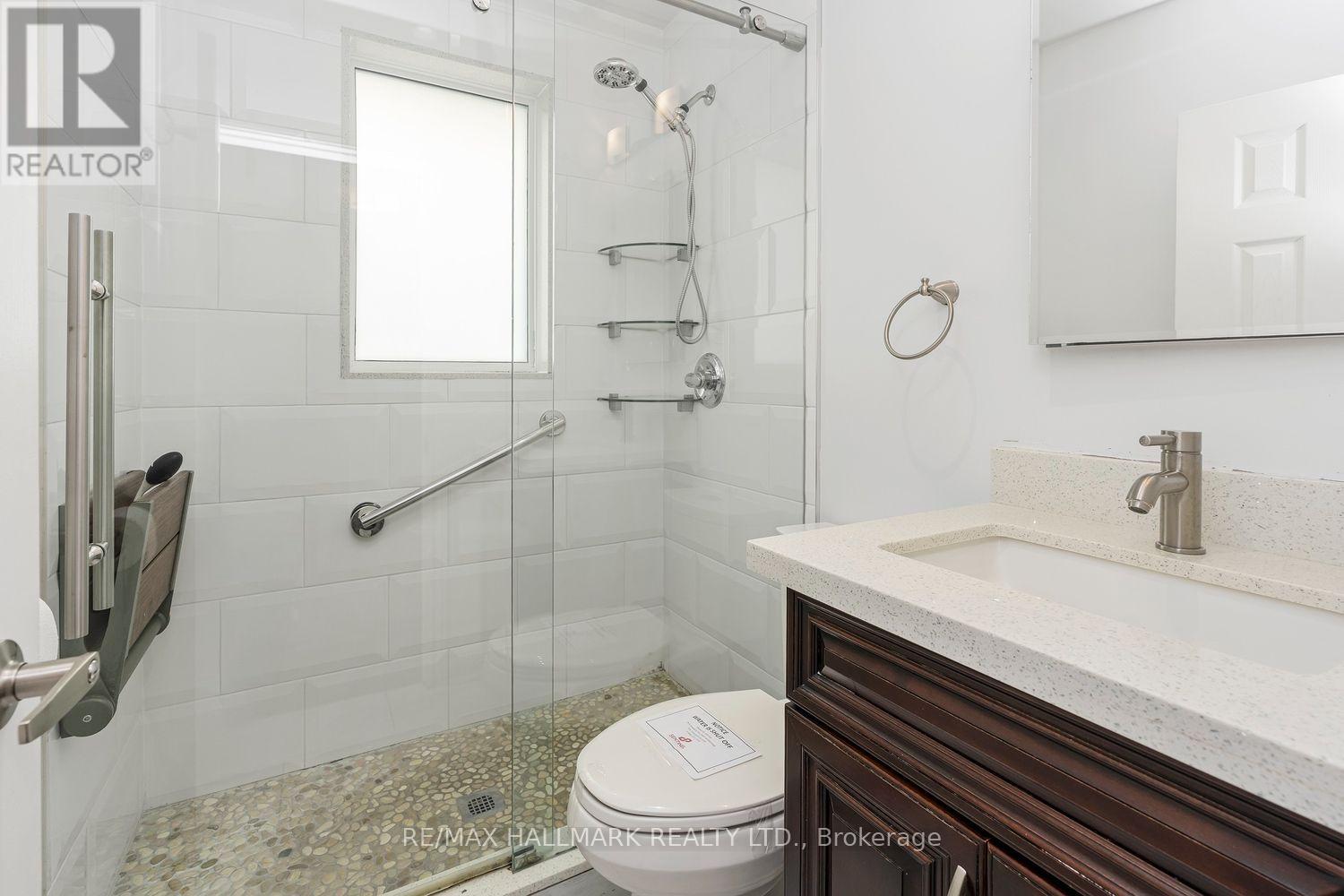 245 Elmwood Avenue, Richmond Hill, ON photo 6