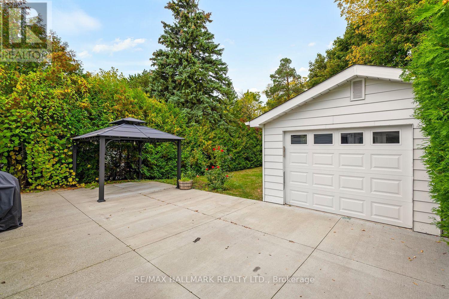 245 Elmwood Avenue, Richmond Hill, ON photo 24