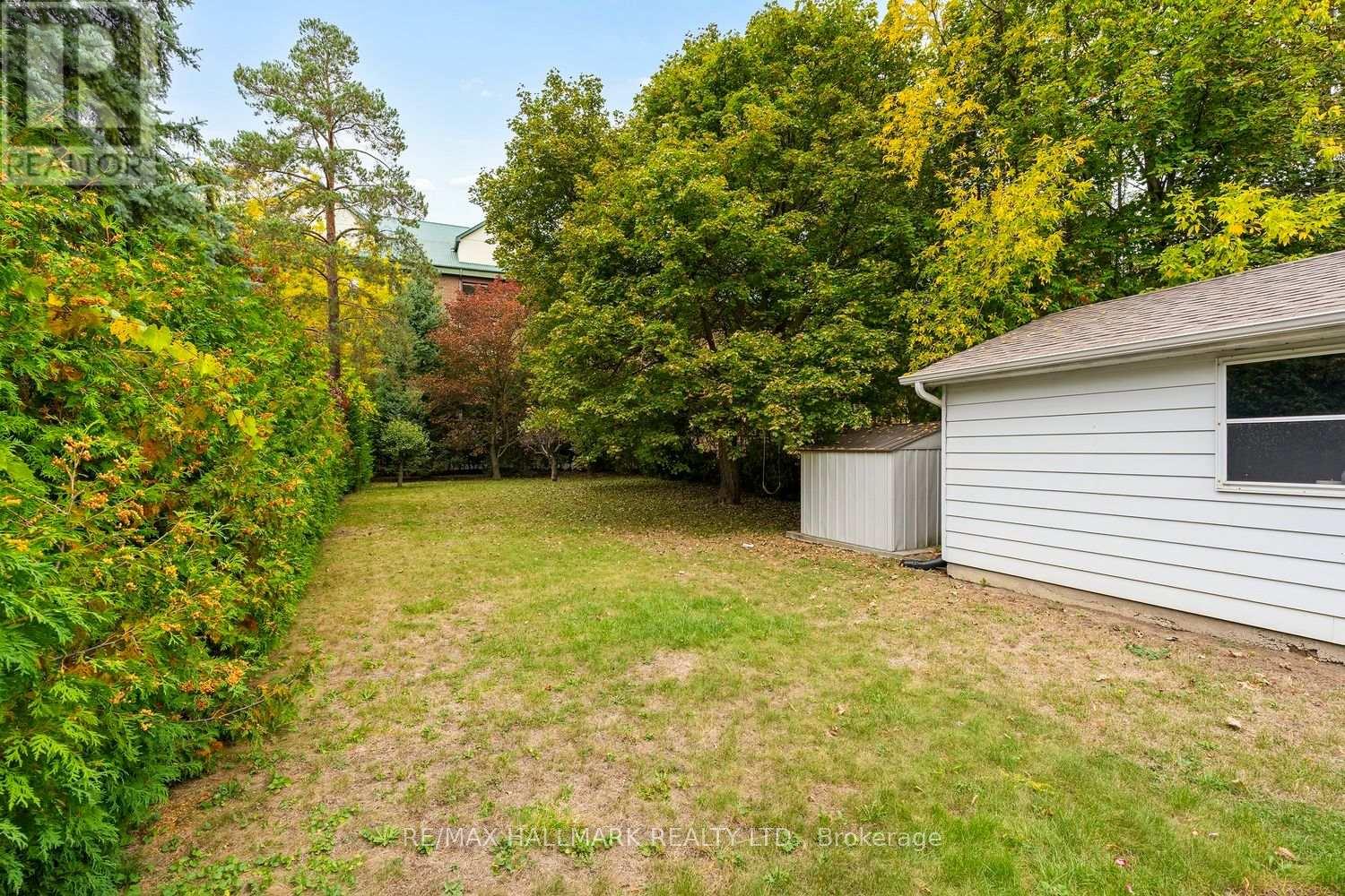 245 Elmwood Avenue, Richmond Hill, ON photo 11