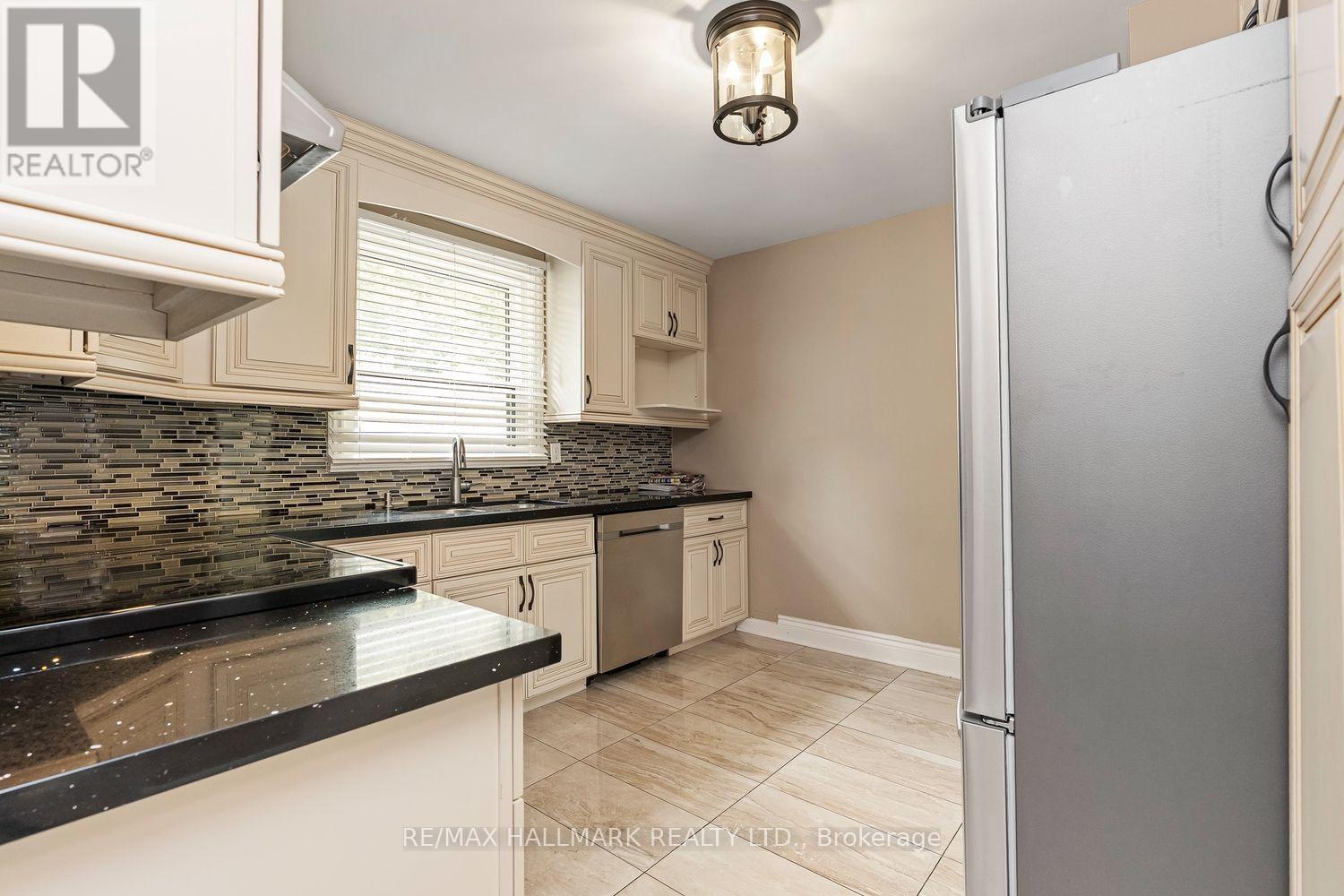 245 Elmwood Avenue, Richmond Hill, ON photo 15