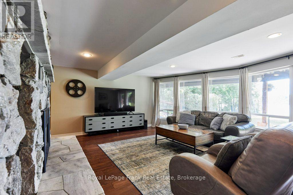 156 ACTON ROAD - Image 32