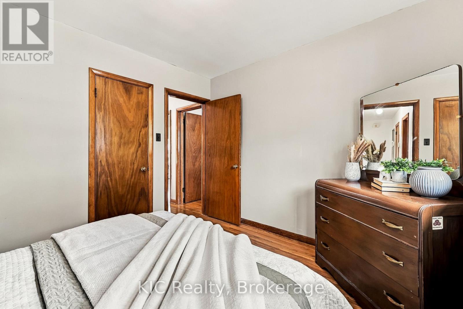198 MCCLENNAN STREET - 26