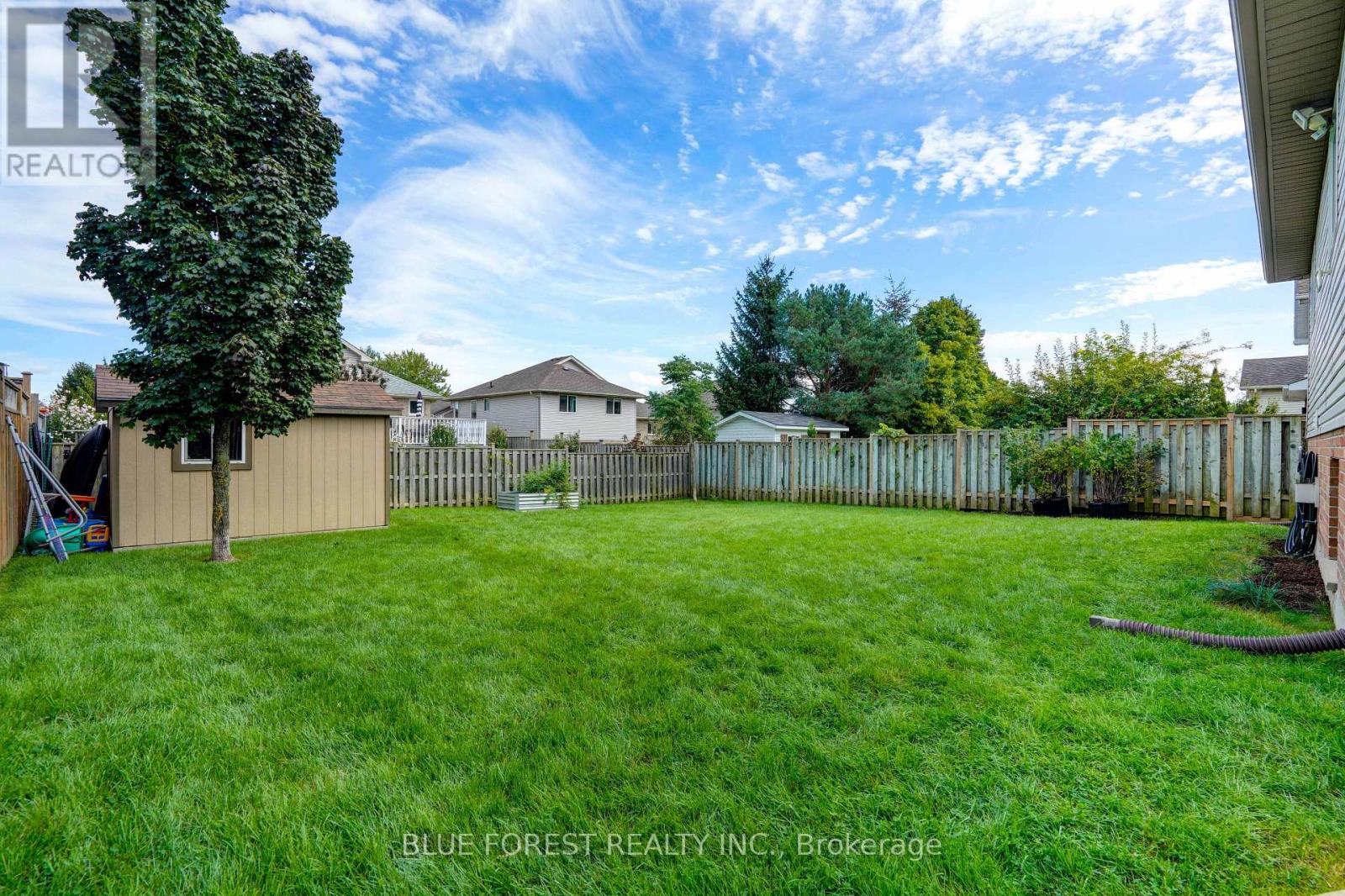 11 EDGEWELL CRESCENT - 35