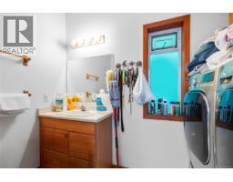 2 1215 Stelly's Cross Rd, Central Saanich, BC V8M1H3 Photo 37